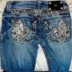 miss me jeans waist size 26! i lil flared at the bottom